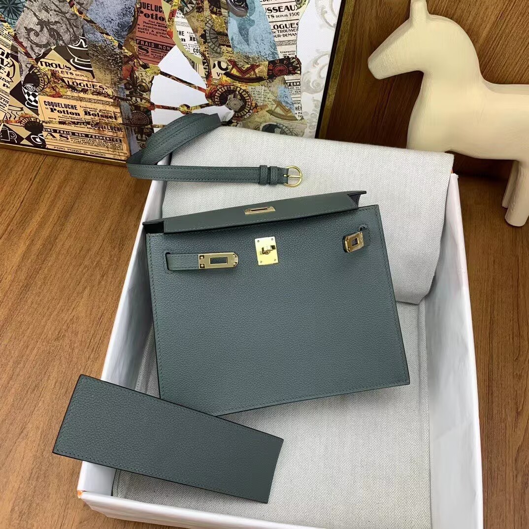 Hermes Kelly Danse Original Evercolor Leather 22CM KL22 Almond Green Gold-Tone Hermes Kelly Danse Original Evercolor Leather 22CM KL22 Almond Green Gold-Tone