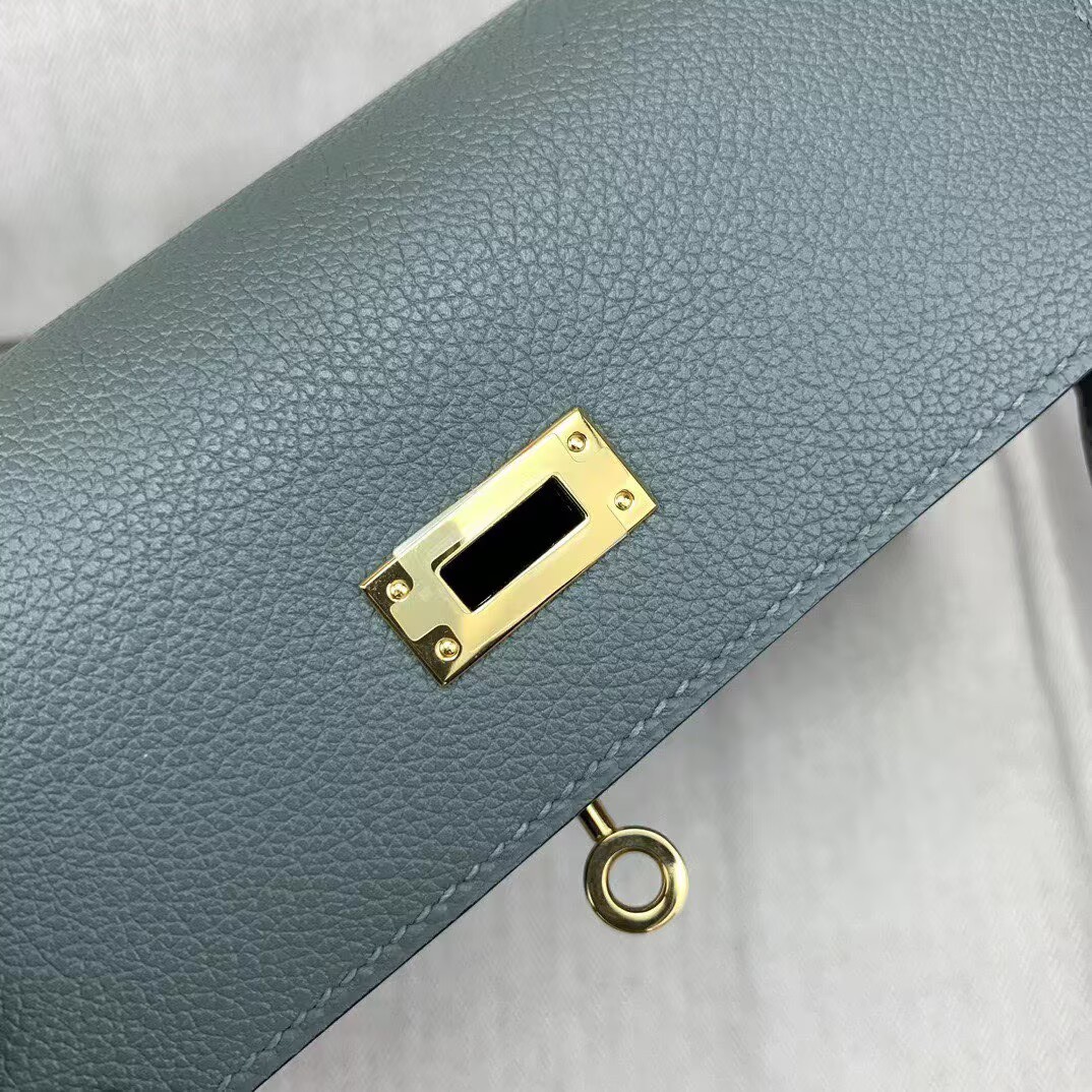 Hermes Kelly Danse Original Evercolor Leather 22CM KL22 Almond Green Gold-Tone Hermes Kelly Danse Original Evercolor Leather 22CM KL22 Almond Green Gold-Tone
