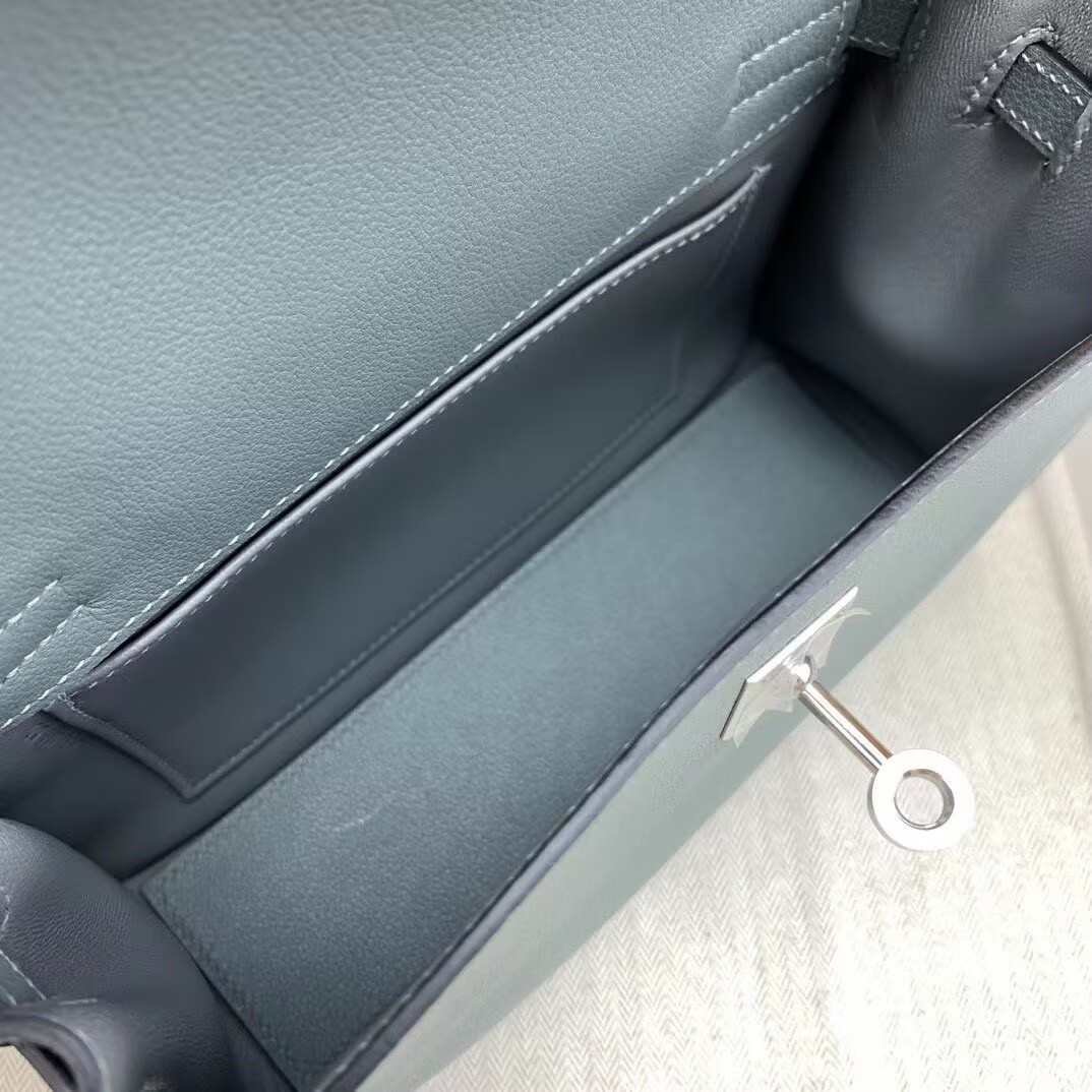 Hermes Kelly Danse Original Evercolor Leather 22CM KL22 Almond Green Silver-Tone Hermes Kelly Danse Original Evercolor Leather 22CM KL22 Almond Green Silver-Tone