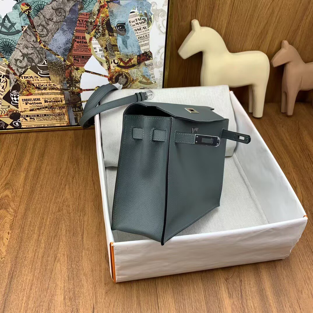 Hermes Kelly Danse Original Evercolor Leather 22CM KL22 Almond Green Silver-Tone Hermes Kelly Danse Original Evercolor Leather 22CM KL22 Almond Green Silver-Tone