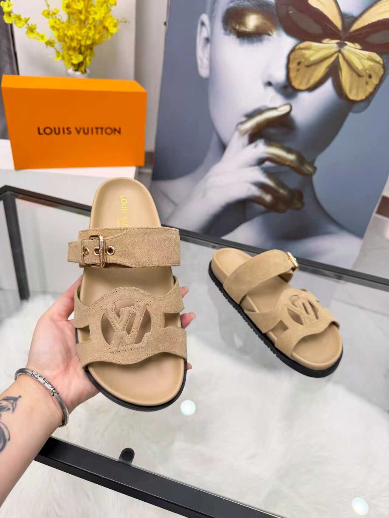Louis Vuitton Slippers Shoes LV63021