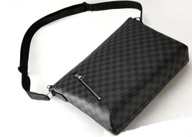 Louis Vuitton Mens Messenger Bags And Totes Mick MM N41106 Louis Vuitton Mens Messenger Bags And Totes Mick MM N41106