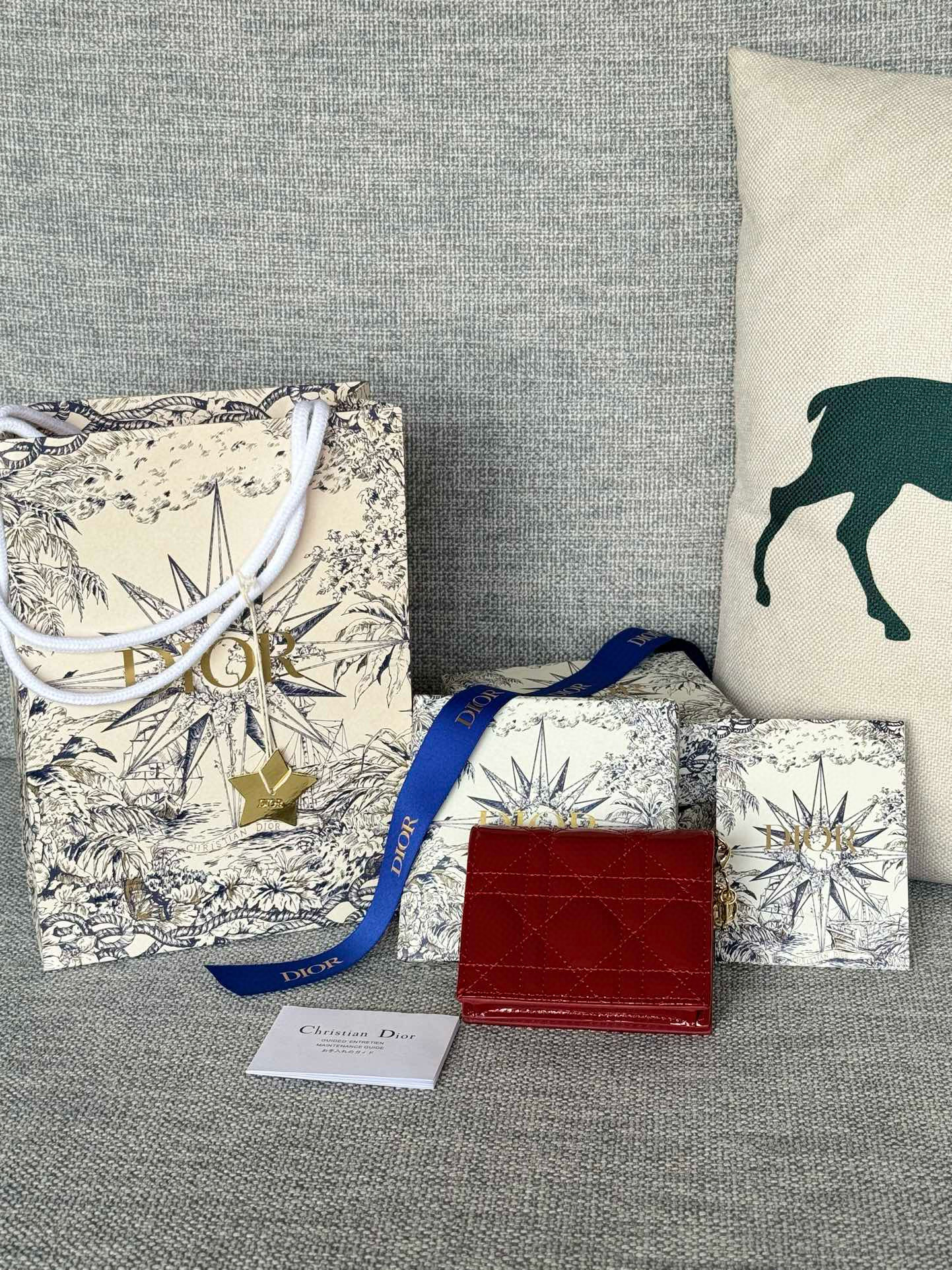 Mini lady Dior gardenia wallet Cherry red Patent Cannage Calfskin D50910