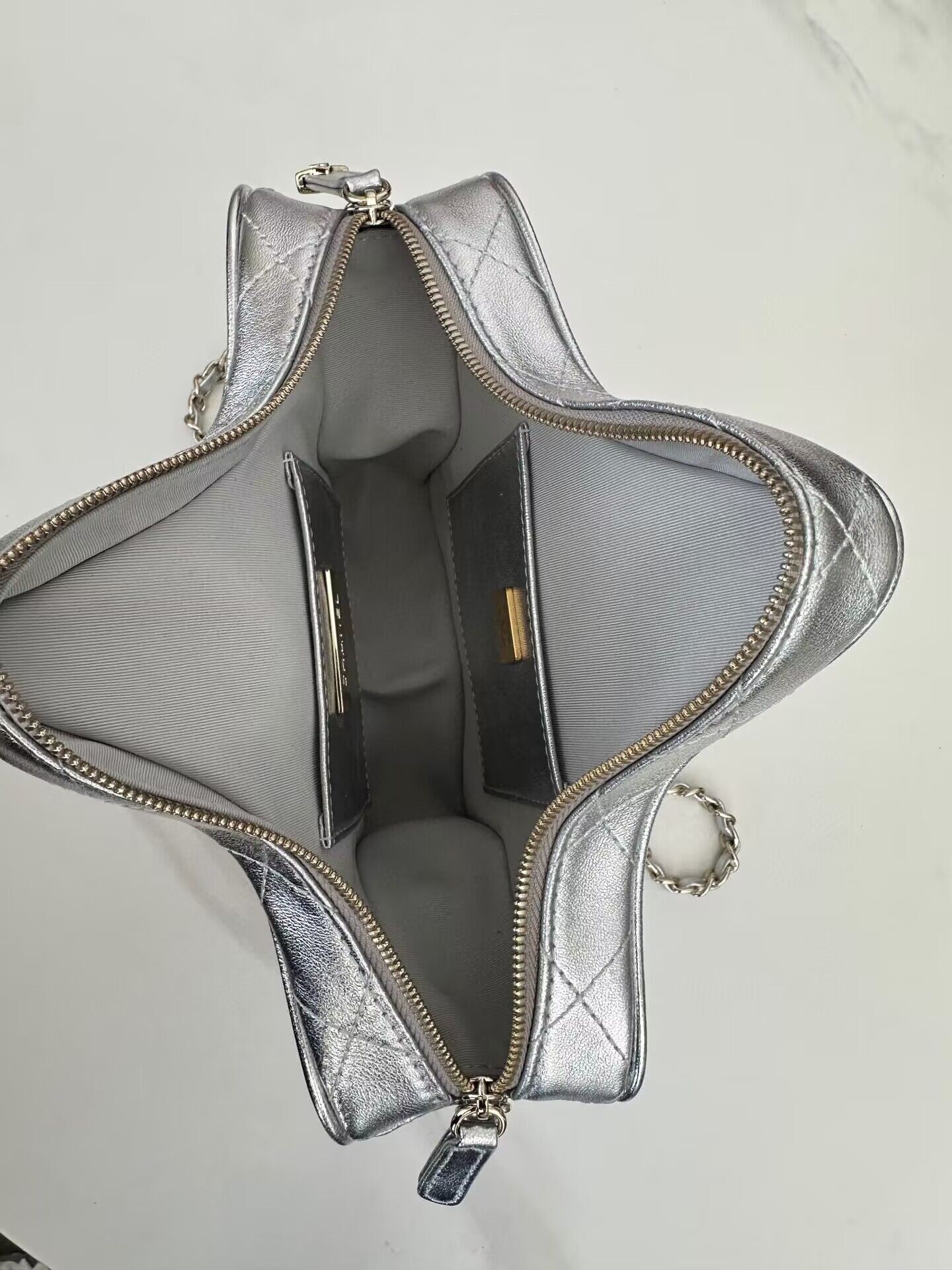 Chanel 24C Original Leather Star Bag AS4579 Silver Chanel 24C Original Leather Star Bag AS4579 Silver