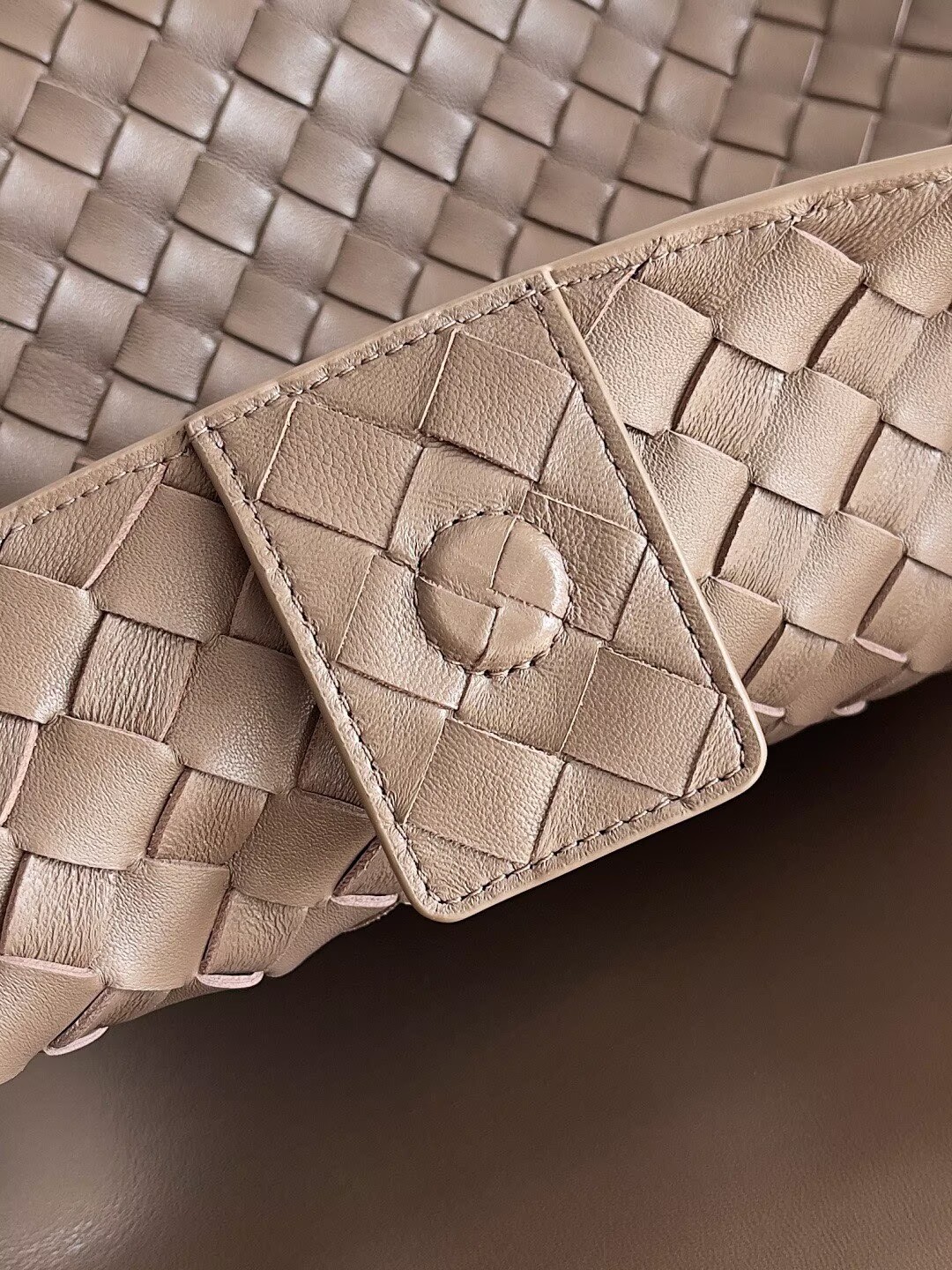 Bottega Veneta Andiamo Pepites Original Leather Large Bag 743575 Brown