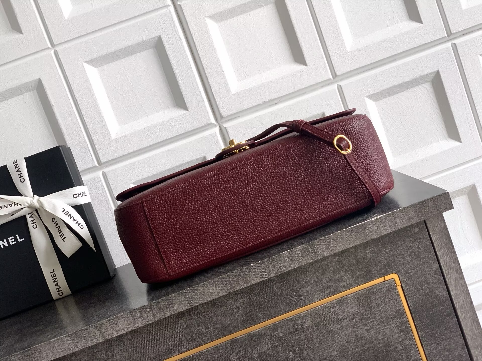 Chanel SPRING SUMMER 2026 MAXI FLAP BAG Grained Calfskin & Gold-Tone Metal AS6231 Burgundy