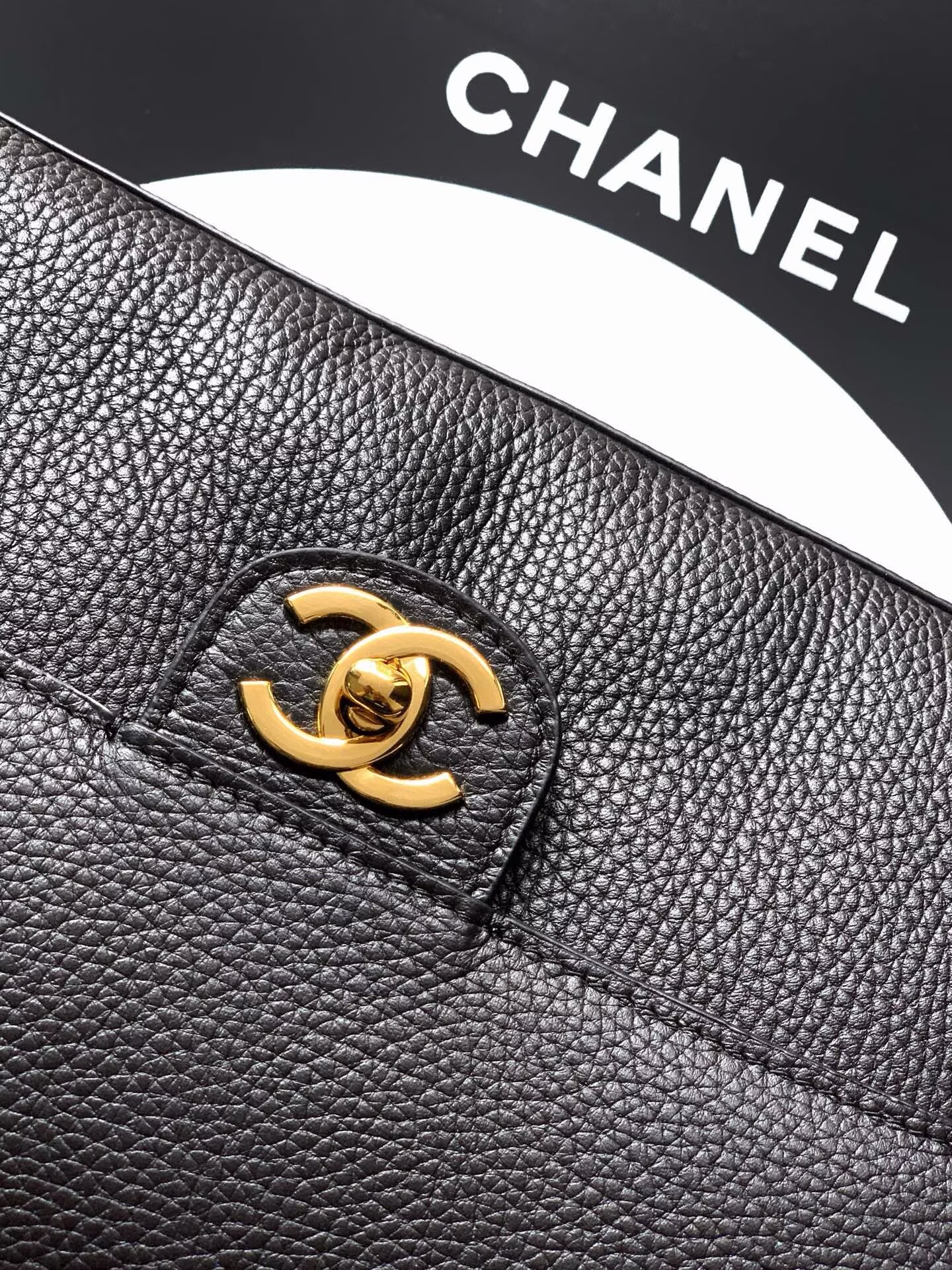 Chanel SPRING SUMMER 2026 MAXI FLAP BAG Grained Calfskin & Gold-Tone Metal AS6231 Black