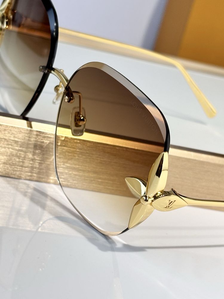 Louis Vuitton Sunglasses LVS00011-1