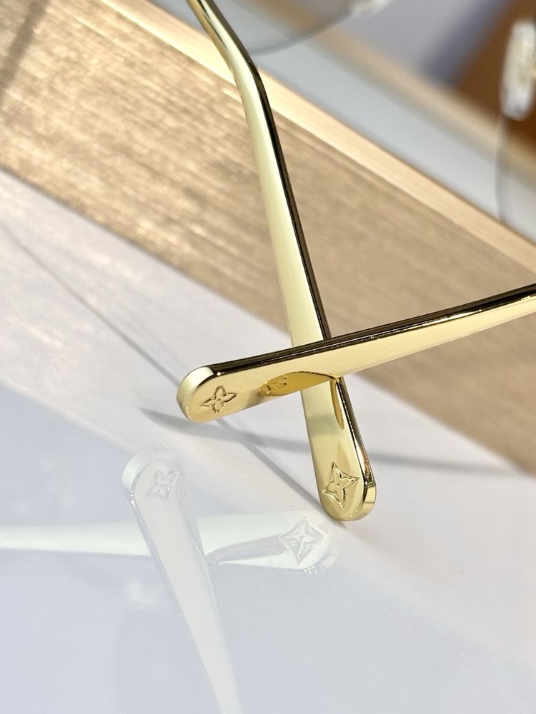 Louis Vuitton Sunglasses LVS00011-1