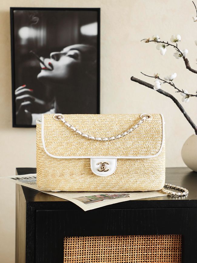 CHANEL medium Flapbag Braided Straw 66992 white CHANEL medium Flapbag Braided Straw 66992 white