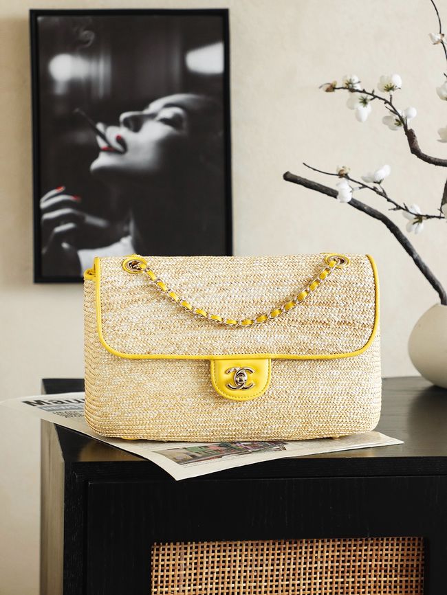 CHANEL medium Flapbag Braided Straw 66992 yellow CHANEL medium Flapbag Braided Straw 66992 yellow