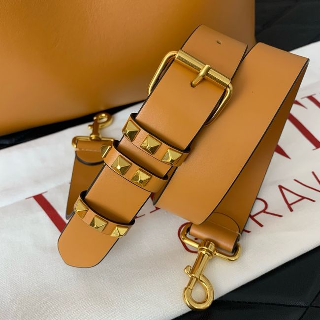 VALENTINO Medium Sheepskin Shoulder Bag 0112L brown VALENTINO Medium Sheepskin Shoulder Bag 0112L brown