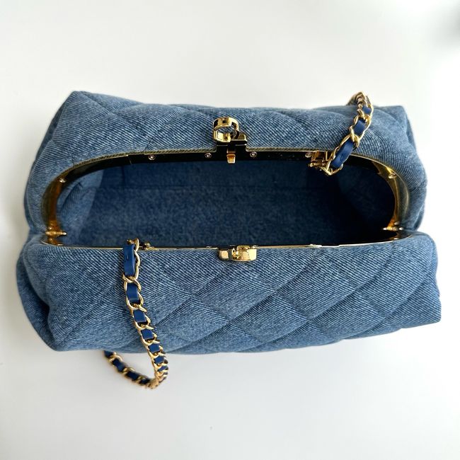 Chanel Clutch with chain AP5252 denim blue Chanel Clutch with chain AP5252 denim blue