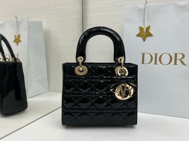 Small Lady Dior Bag with Strap Cannage patent leather M0531OU black