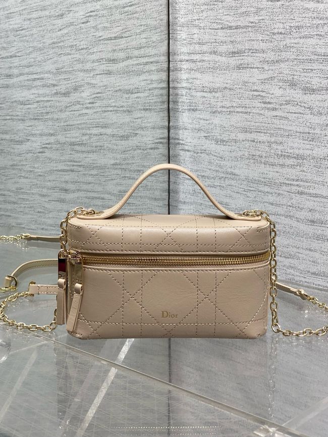 Dior Trianon Soft Vanity Mini Bag Flat Macrocannage Lambskin S4613OS Fraise Dior Trianon Soft Vanity Mini Bag Flat Macrocannage Lambskin S4613OS Fraise