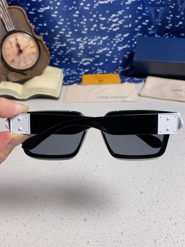 Louis Vuitton Sunglasses 821464-1