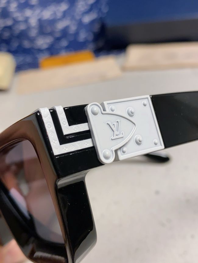 Louis Vuitton Sunglasses 821464-1