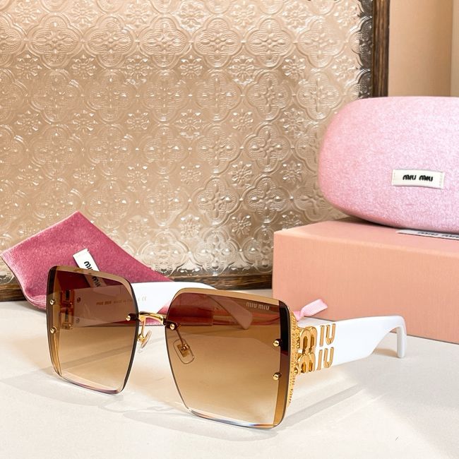 MiuMiu Sunglasses 821485-5