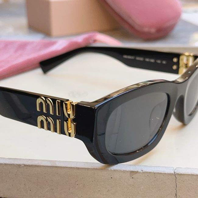 MiuMiu Sunglasses 821486-3 MiuMiu Sunglasses 821486-3
