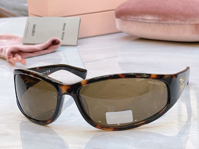 MiuMiu Sunglasses 821487-5