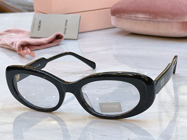 MiuMiu Sunglasses 821488-6