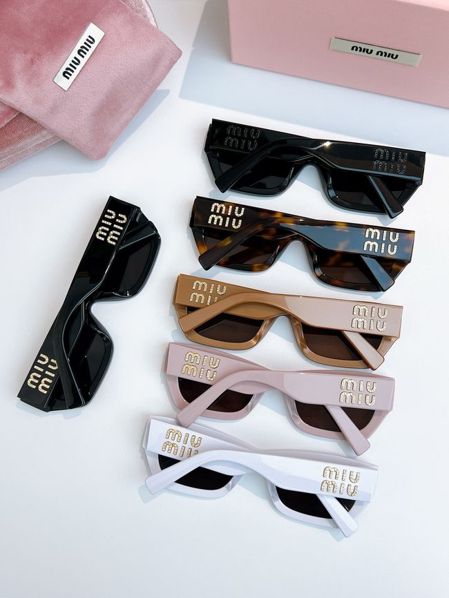 MiuMiu Sunglasses 821489-6
