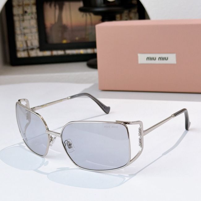 MiuMiu Sunglasses 821490-5