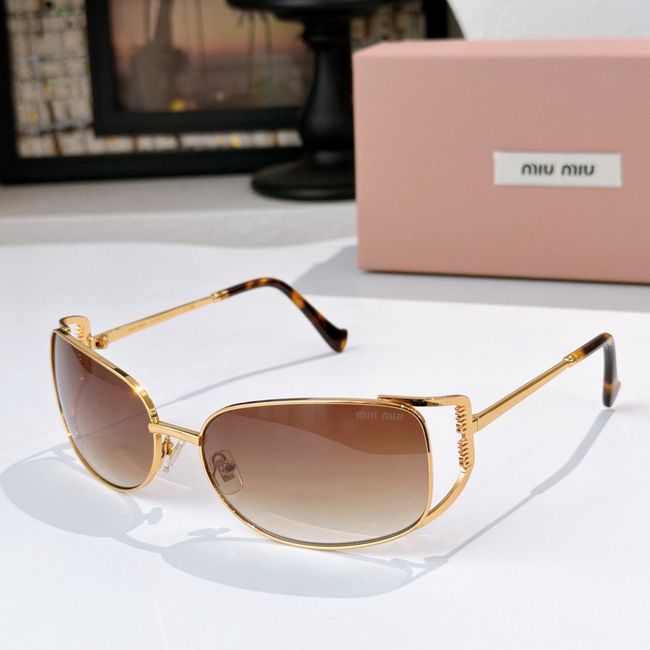MiuMiu Sunglasses 821490-5