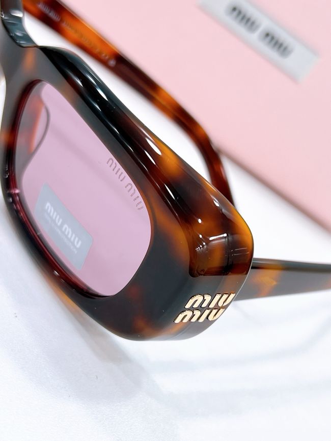 MiuMiu Sunglasses 821491-5