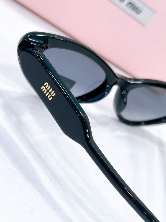 MiuMiu Sunglasses 821493-2