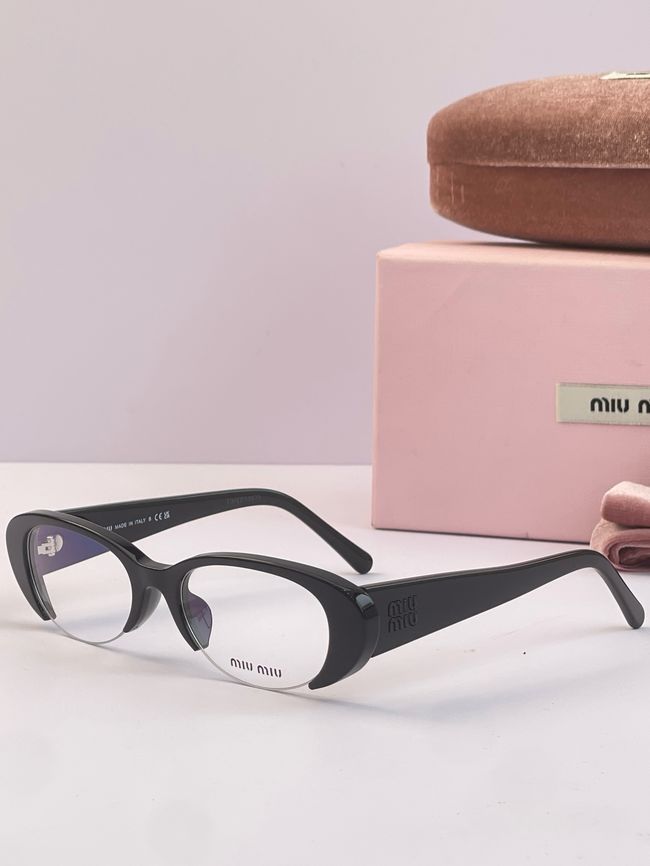 MiuMiu Sunglasses 821494-3