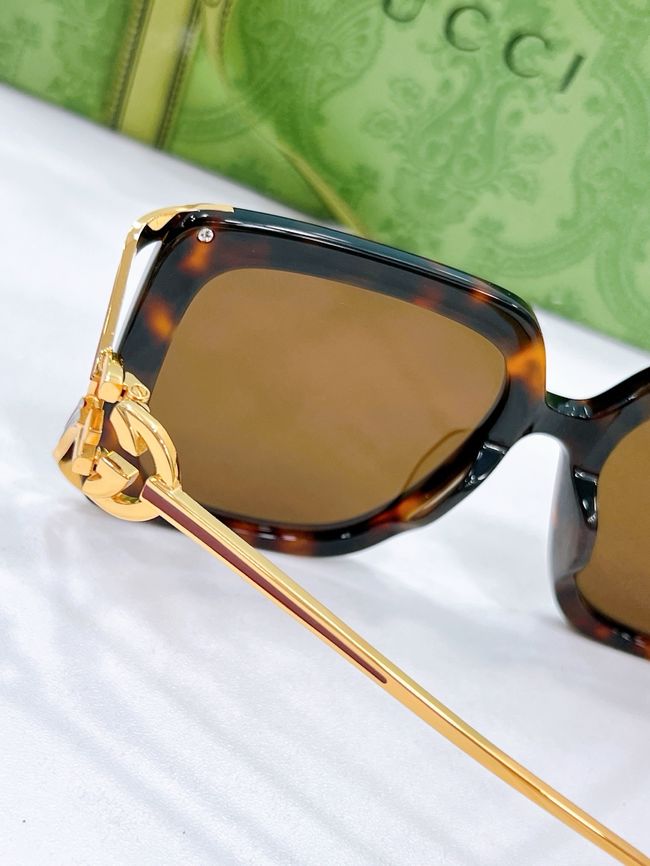 Gucci Sunglasses 821552-2