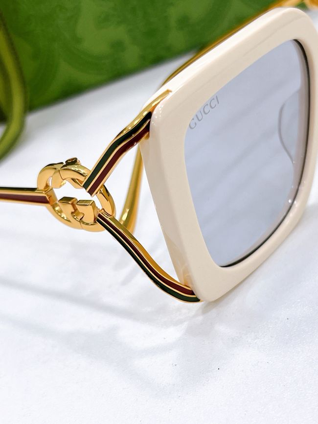 Gucci Sunglasses 821552-3
