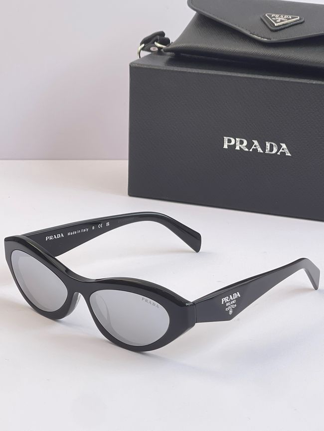 Prada Sunglasses 821617-4