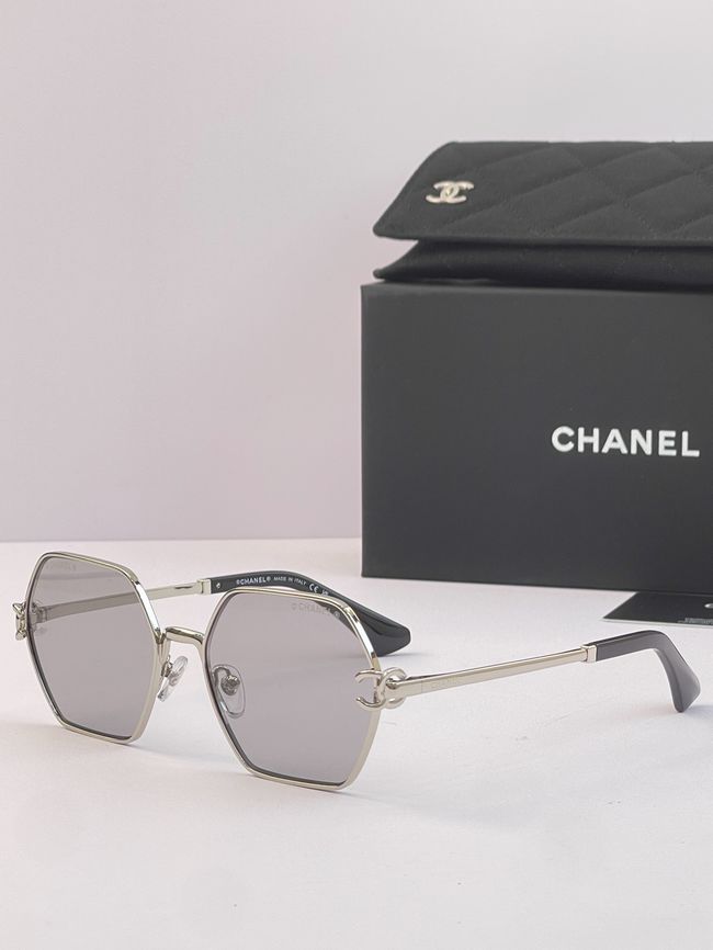 Chanel Sunglasses 821634-3