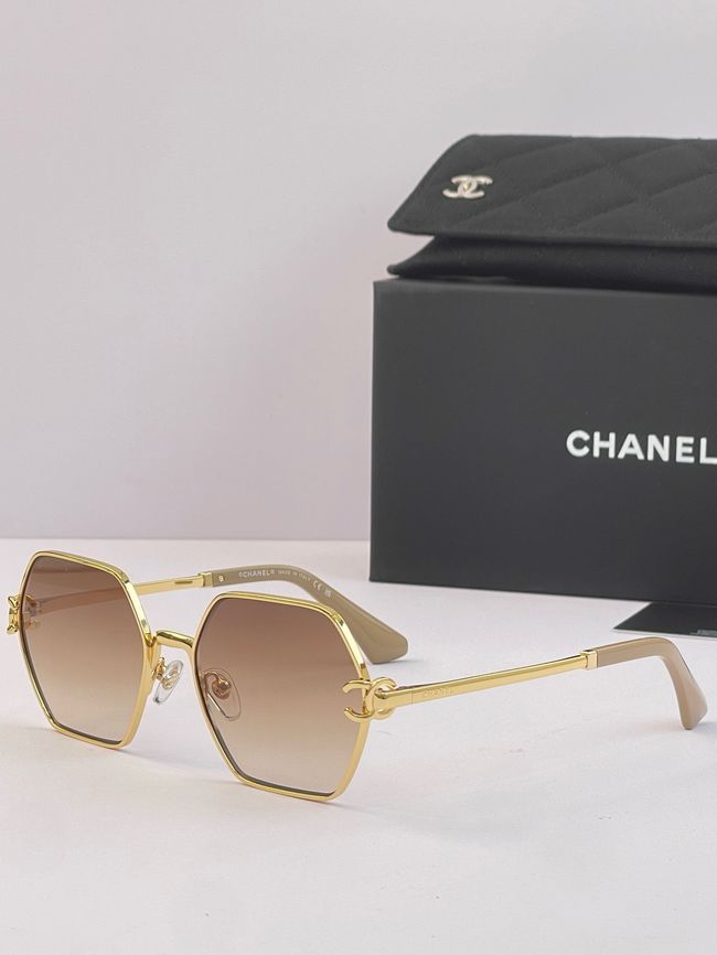 Chanel Sunglasses 821634-4