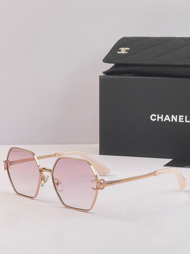 Chanel Sunglasses 821634-6
