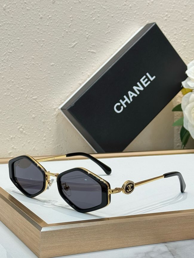 Chanel Sunglasses 821640-1