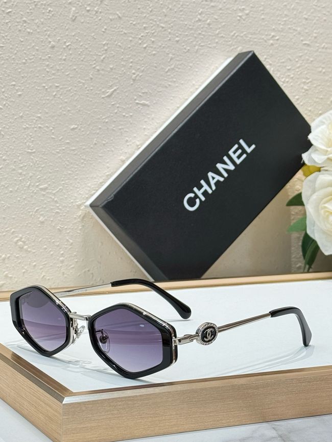 Chanel Sunglasses 821640-3