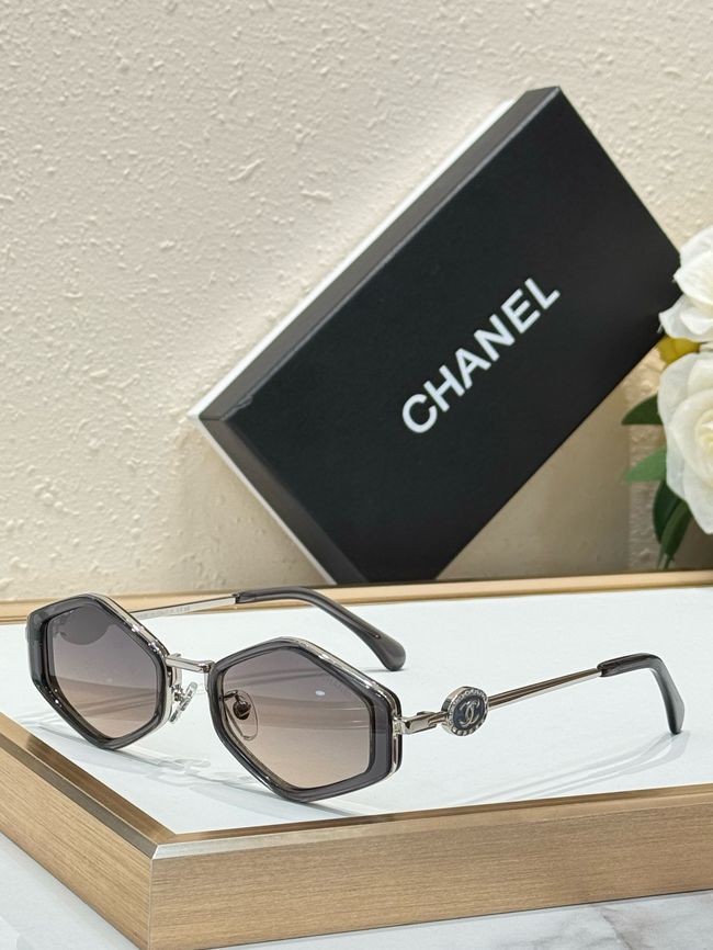 Chanel Sunglasses 821640-5