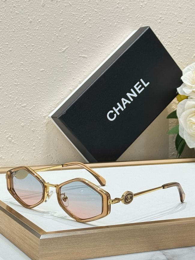 Chanel Sunglasses 821640-6