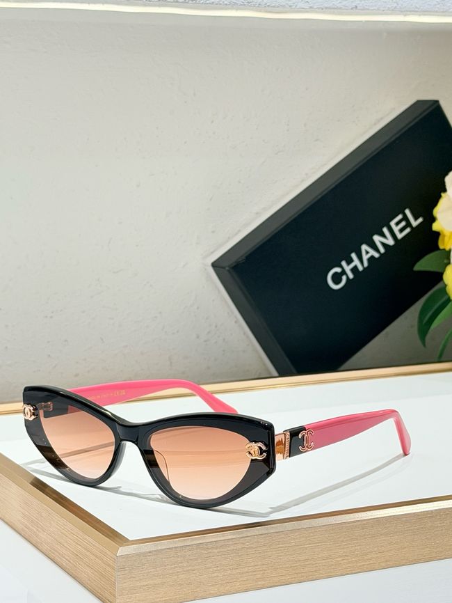 Chanel Sunglasses 821641-4