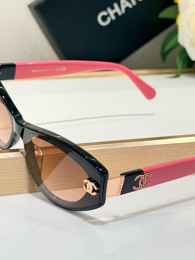Chanel Sunglasses 821641-4
