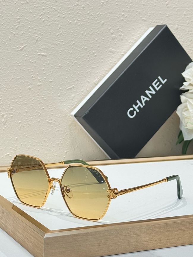 Chanel Sunglasses 821644-4