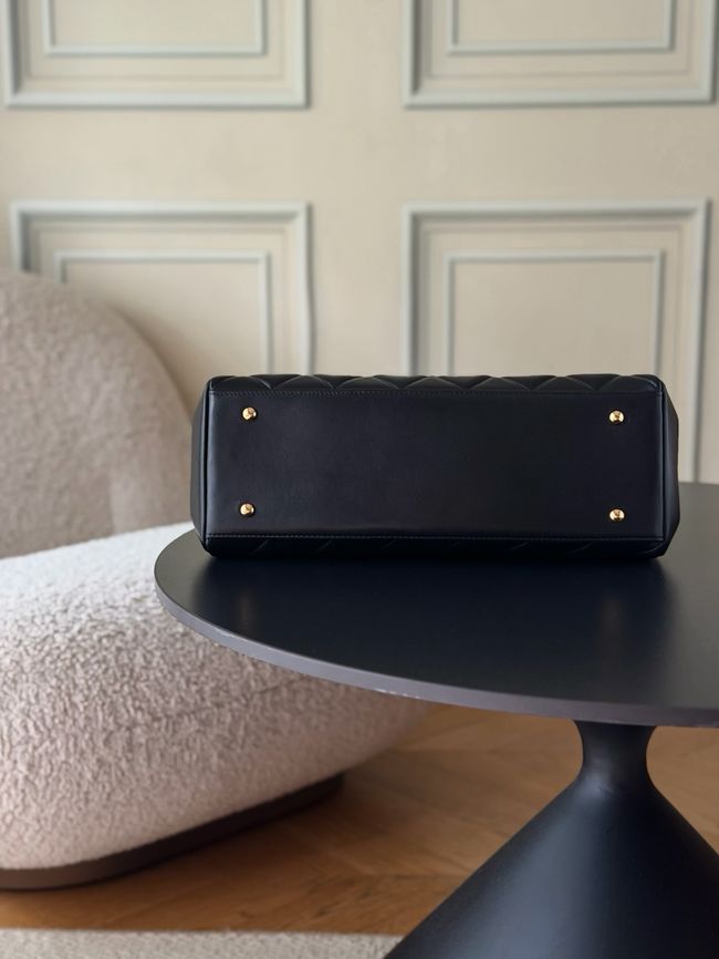 Chanel Large FLAP BAG sheepskin A2215 black Chanel Large FLAP BAG sheepskin A2215 black