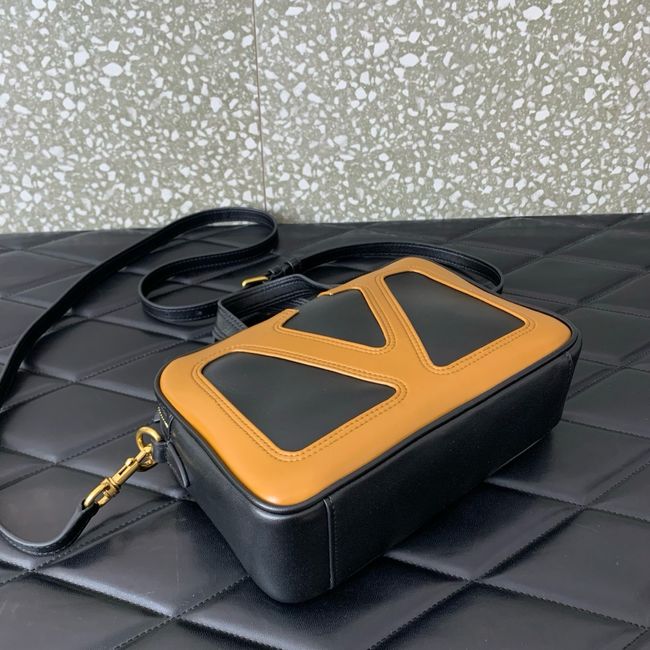 VALENTINO GARAVANI Loco Calf leather bag 0015 black&brown VALENTINO GARAVANI Loco Calf leather bag 0015 black&brown