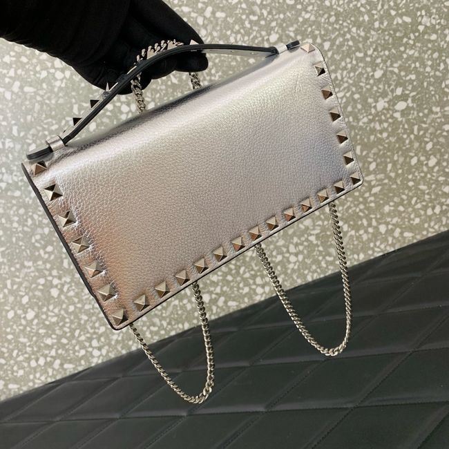 VALENTINO Rockstud calfskin chain bag SHI098 Silver VALENTINO Rockstud calfskin chain bag SHI098 Silver