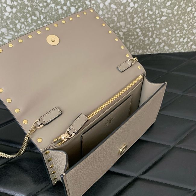 VALENTINO Rockstud calfskin chain bag SHI098 gray VALENTINO Rockstud calfskin chain bag SHI098 gray