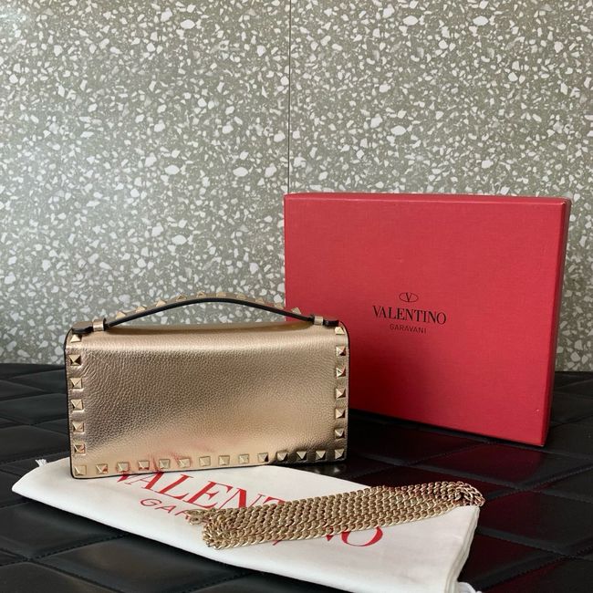 VALENTINO Rockstud calfskin chain bag SHI098 rose gold VALENTINO Rockstud calfskin chain bag SHI098 rose gold