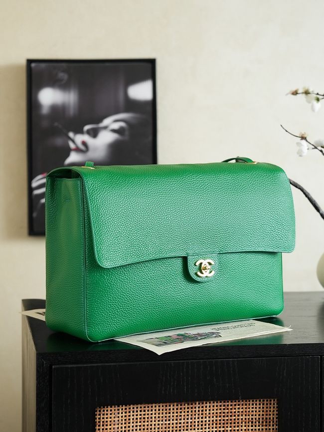 Chanel SPRING SUMMER MAXI FLAP BAG AS6233 green Chanel SPRING SUMMER MAXI FLAP BAG AS6233 green